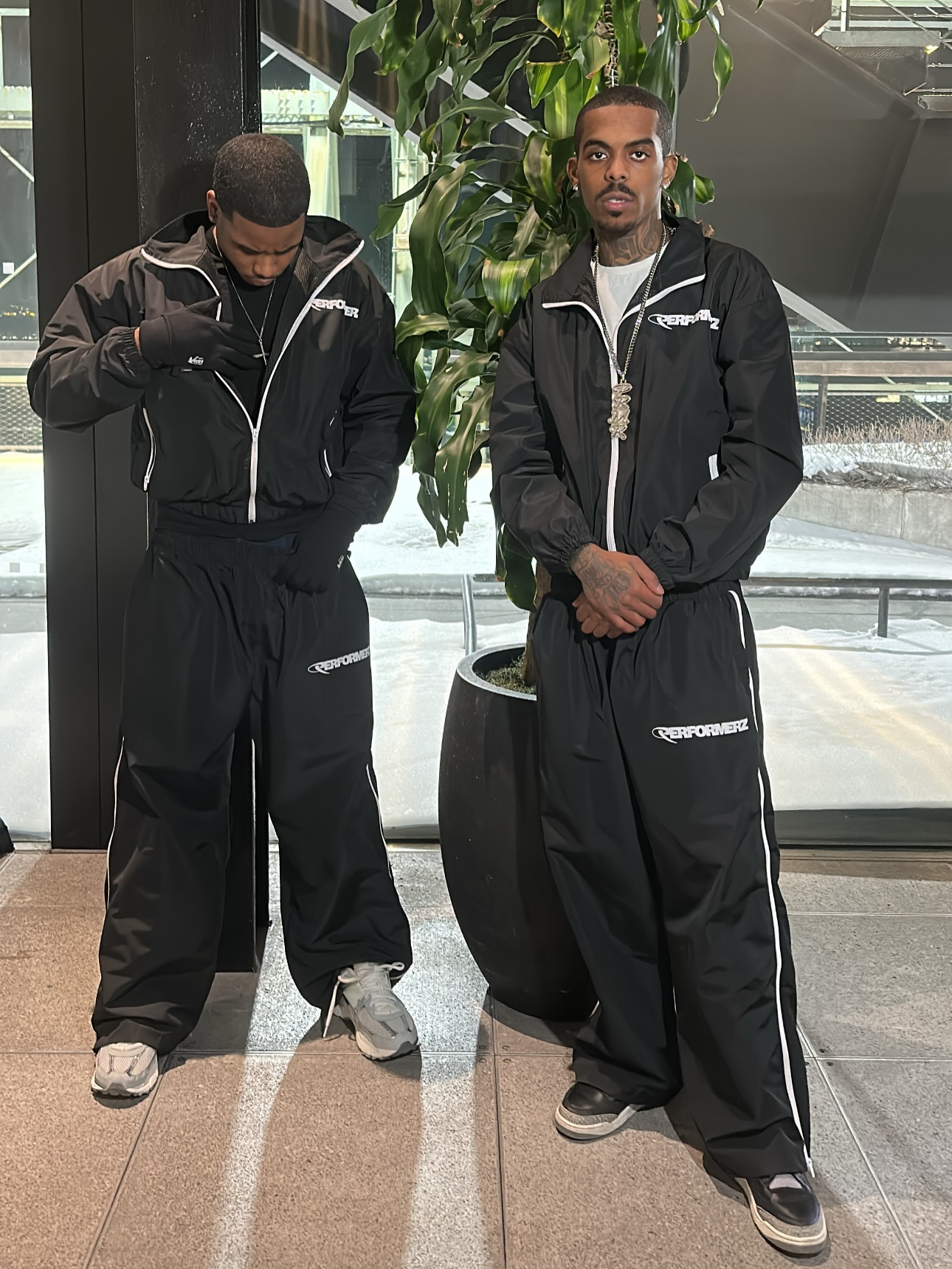 High Quality Custom Design Nylon Tracksuit Windbreaker Jackets and Nylon Pants Tracksuit Windbreaker Set