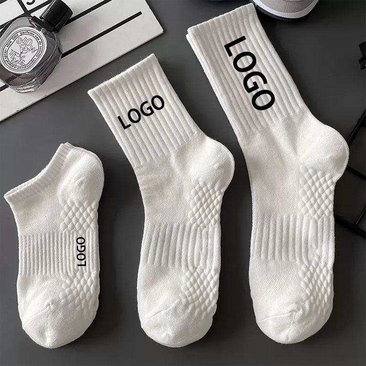 High Quality Crew Football Designer Women's Cycling Compression Cotton Custom Sport Anti-slip Soccer Pilates Grip Socks for Men